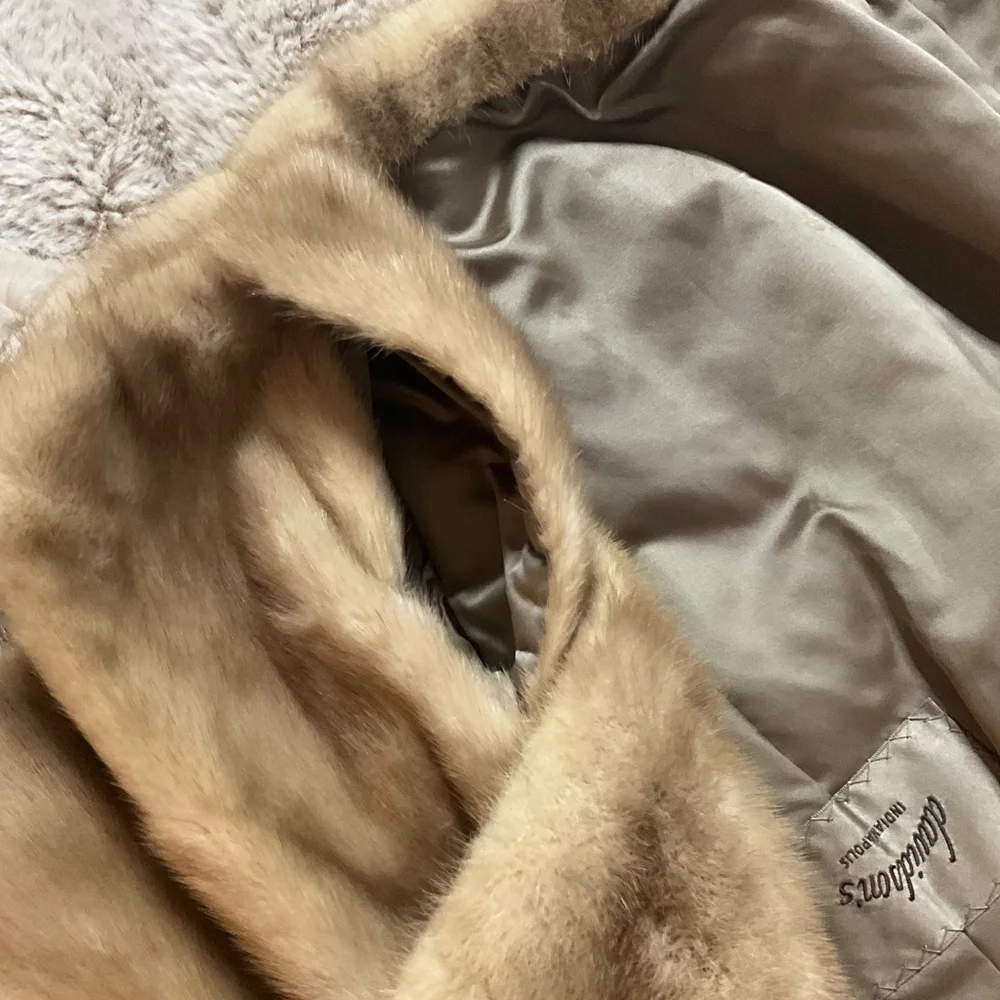 ** Beautiful Vintage Mink Wrap ** - Picture 9 of 9